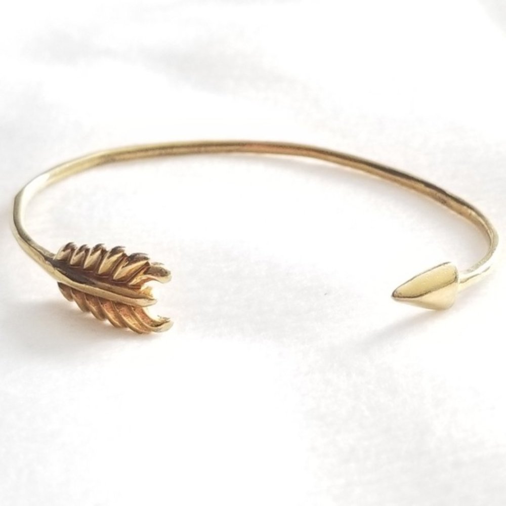 Stella & Dot Gold Arrow Wrap Bracelet